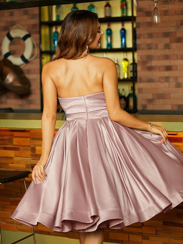 A-Line/Princess Charmeuse Ruffles Sweetheart Sleeveless Knee-Length Dresses/Homecoming dresses